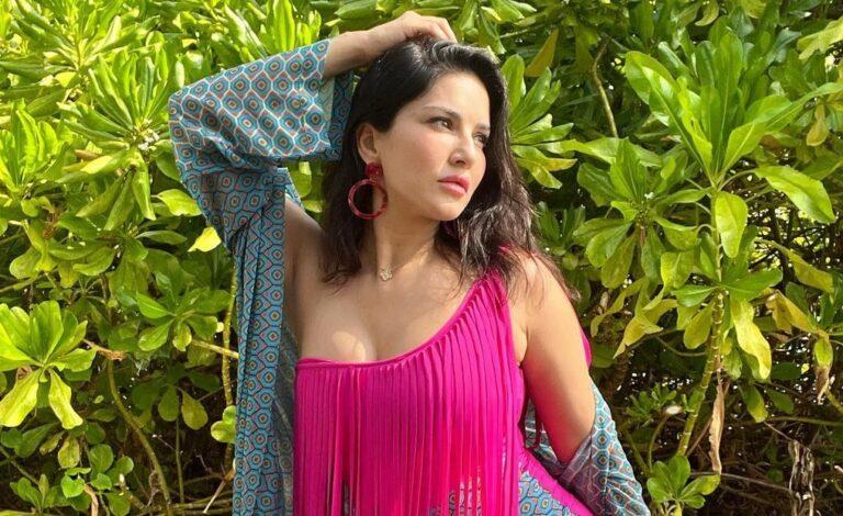 Sunny Leone Age, Height, Measurement, Bio, Wealth