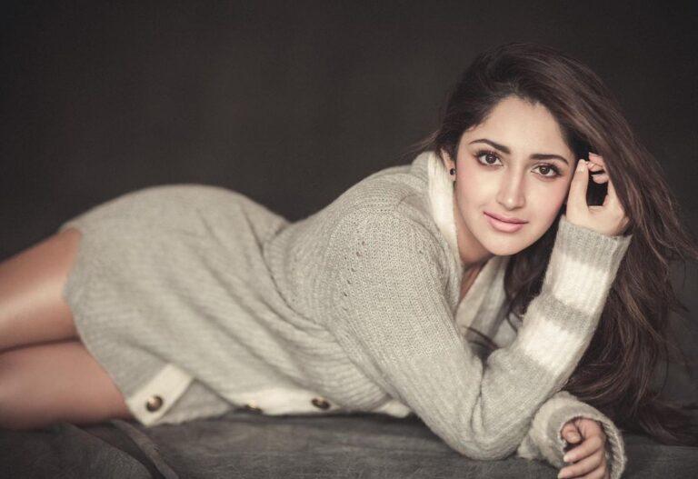 Sayyeshaa Saigal Age, Height, Measurement, Bra Size, Bio, Wealth