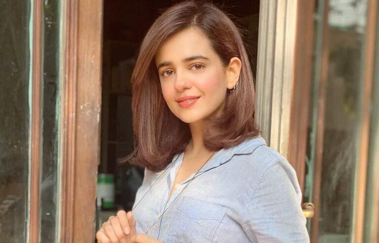 Sumbul Iqbal Age, Height, Measurement, Bio, Wealth