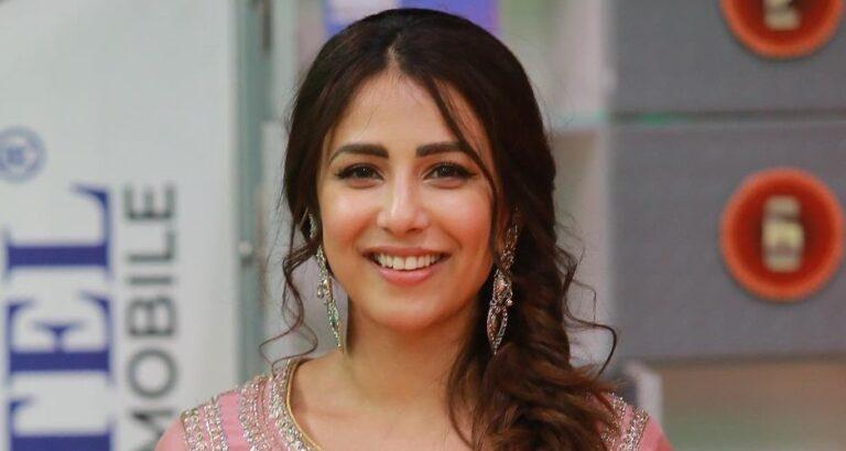 Ushna Shah Age, Height, Measurement, Bio, Wealth