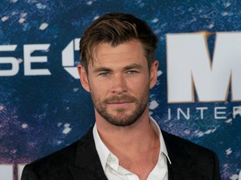 Chris Hemsworth Age, Height, Biography, Family, Wealth