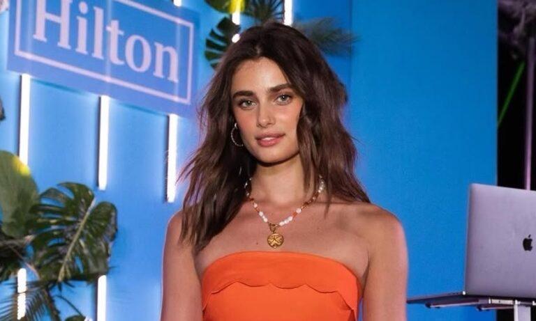Taylor Hill Age, Height, Boyfriend, Biography, Family, Wealth